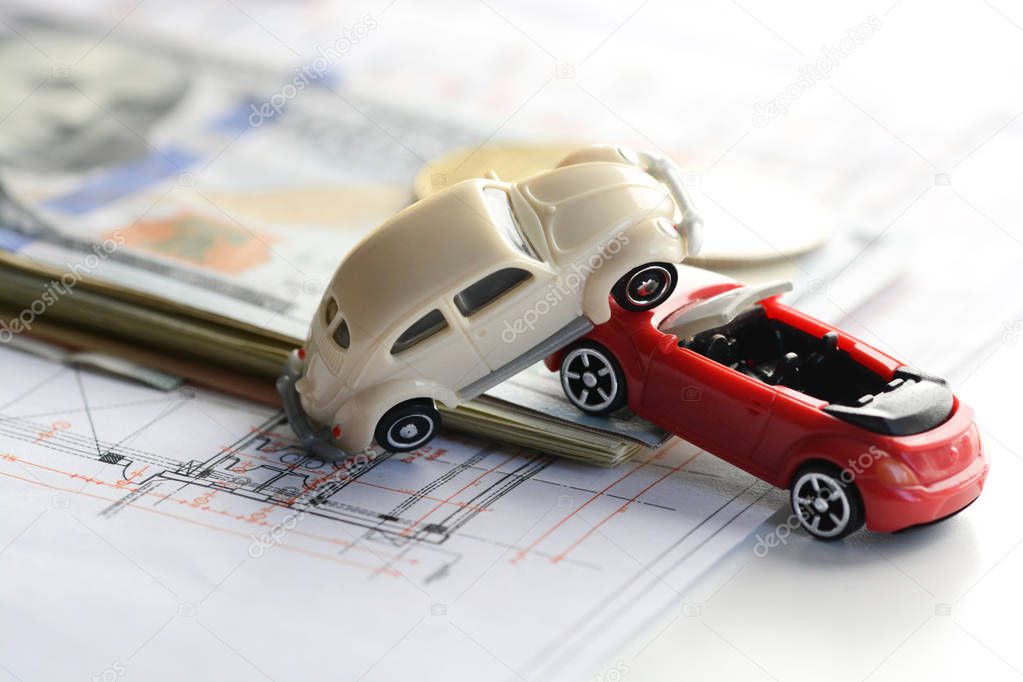 Modulo di denuncia di sinistro auto compilato da un cliente